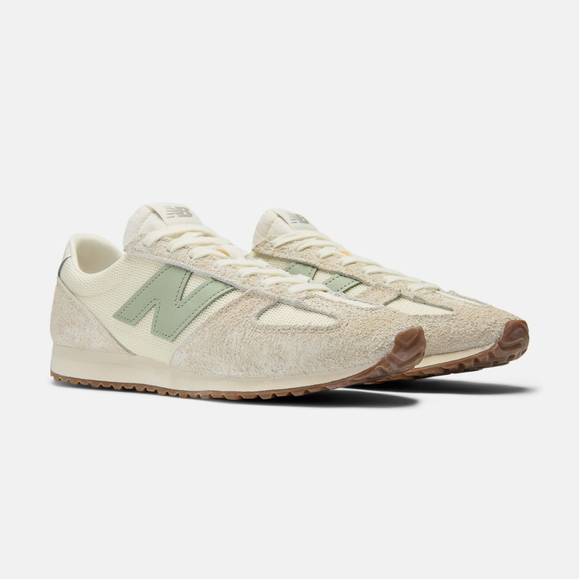 Unisex 471 in colors Angora with Garter Snake.