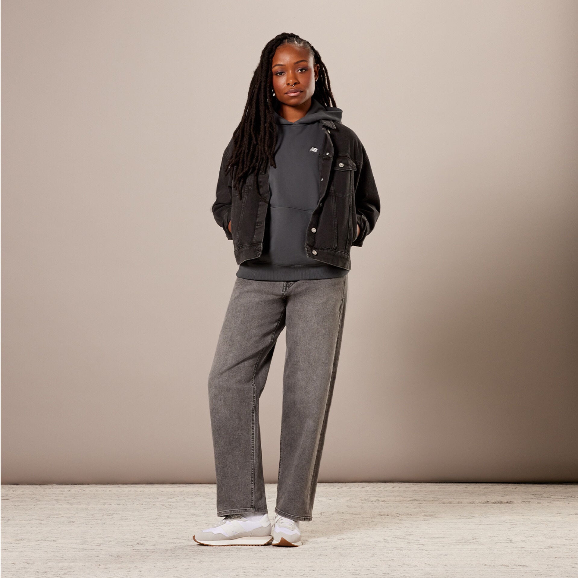 Women in New Balance Full Outfit and Shoes