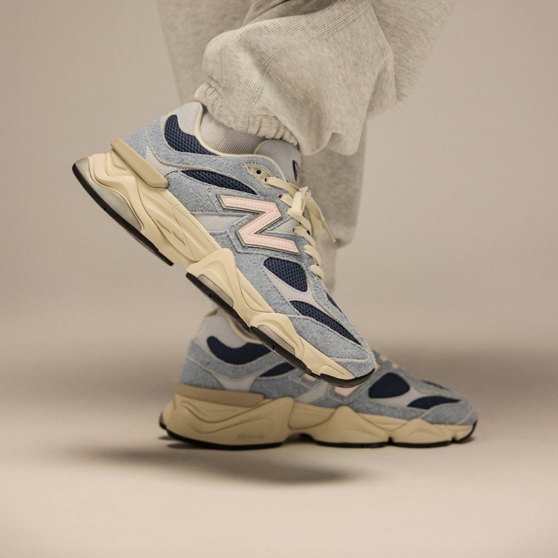 Unisex 9060 shoes.